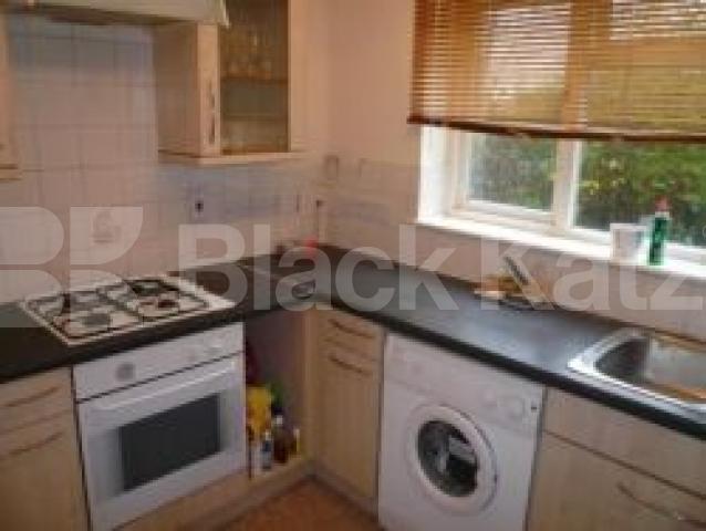 			2 Bedroom, 1 bath, 1 reception Flat			 Bailey Close, BOUNDS GREEN N11